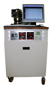 Quadrupol masspektrometer för läcksökning med olika gaser.